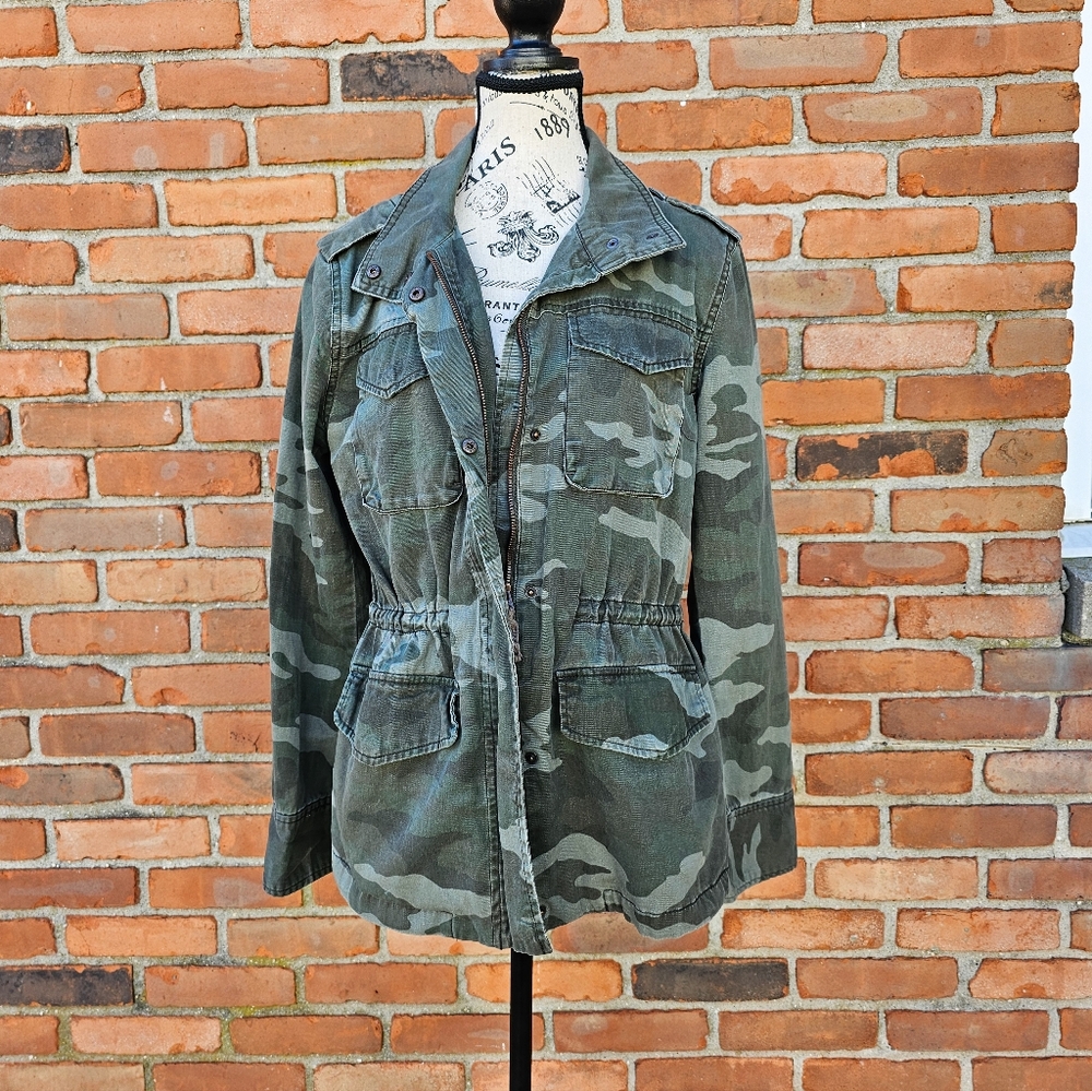 Aeropostale Camo Utility Jacket – Size M – Drawstring Waist, 4-Pocket Military